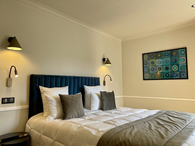 Chambre Lit Queen Size Suite William Alfred Suites